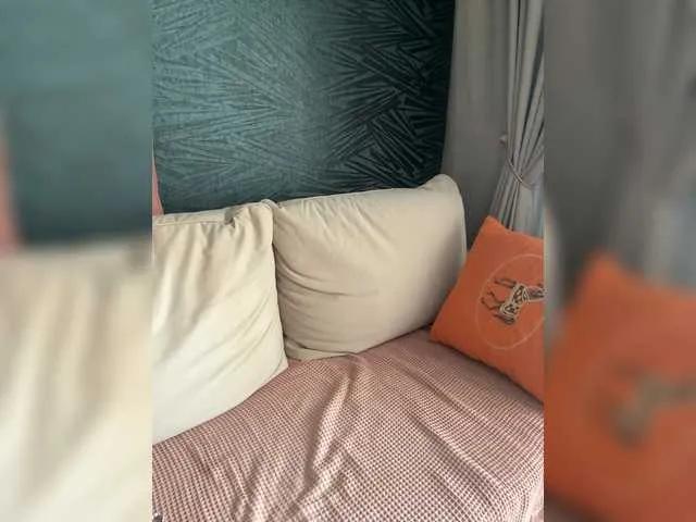 -Molly- on BongaCams