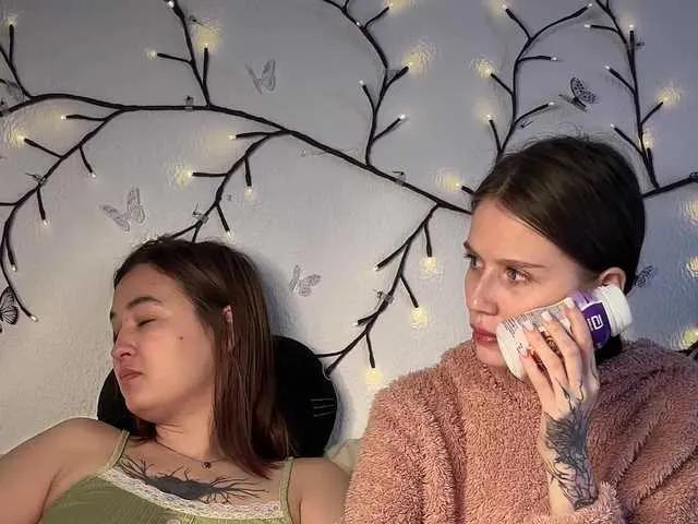 2Love-Love2 on BongaCams