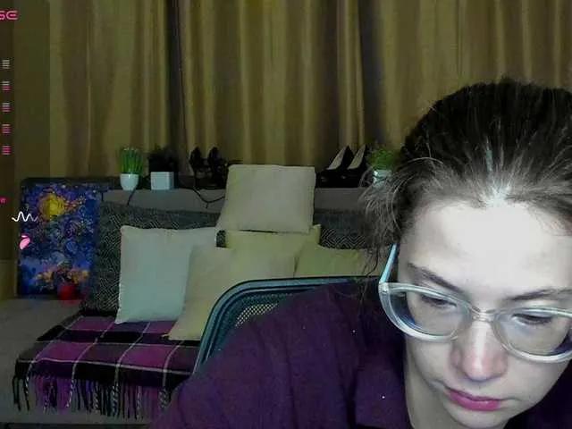 Aliciafolow009 on BongaCams