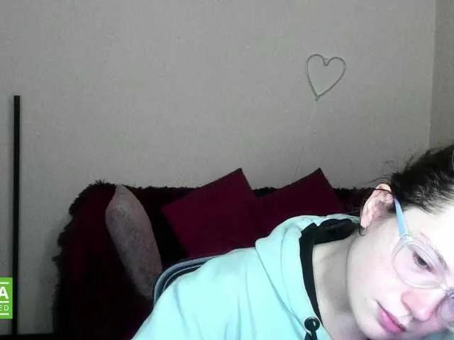 Aliciafolow009 on BongaCams