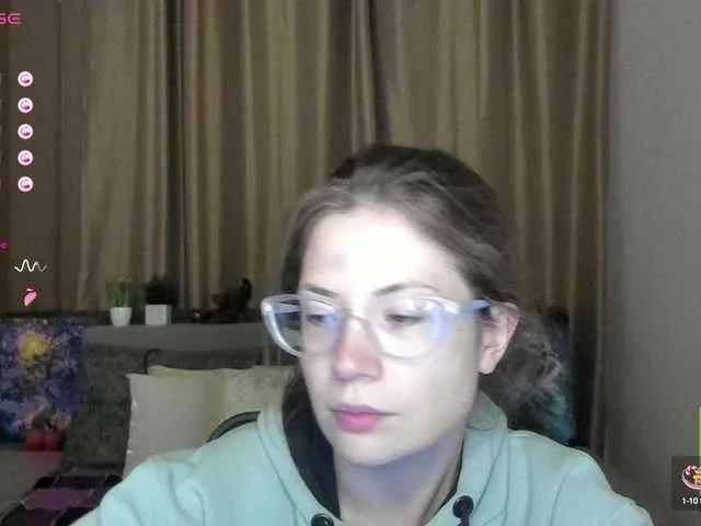 Aliciafolow009 on BongaCams