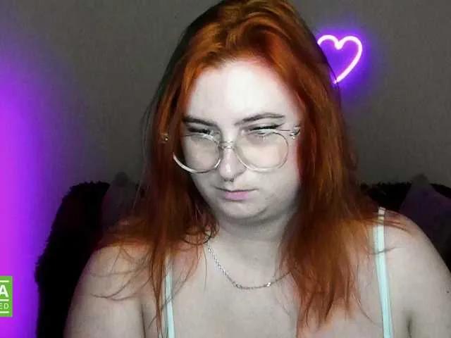 Aliciaredluv on BongaCams