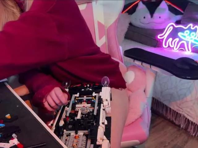 Alisa-Cheshirovna on BongaCams