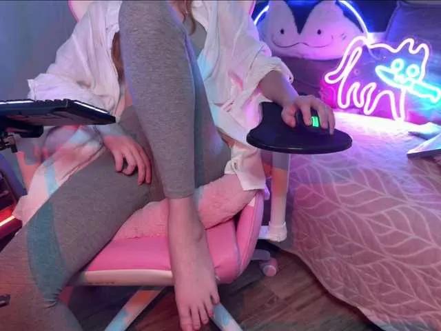 Alisa-Cheshirovna on BongaCams