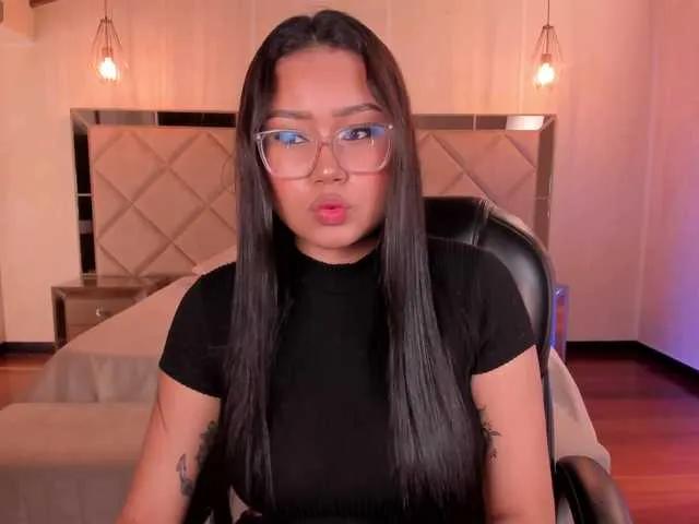 AmberLewis — I love it when they support me, that means they like my show and get horny with my body.