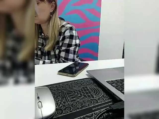 Angelinamik on BongaCams