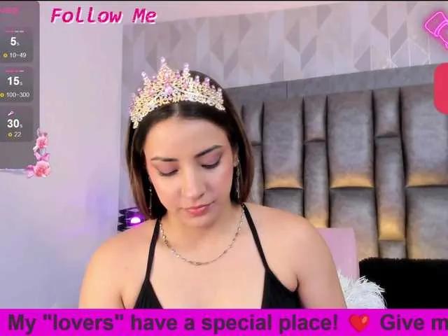 BellaSaint on BongaCams 