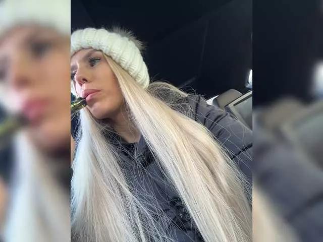 blondinochkaa on BongaCams