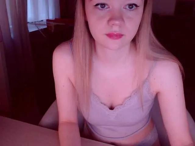 Camille18 on BongaCams