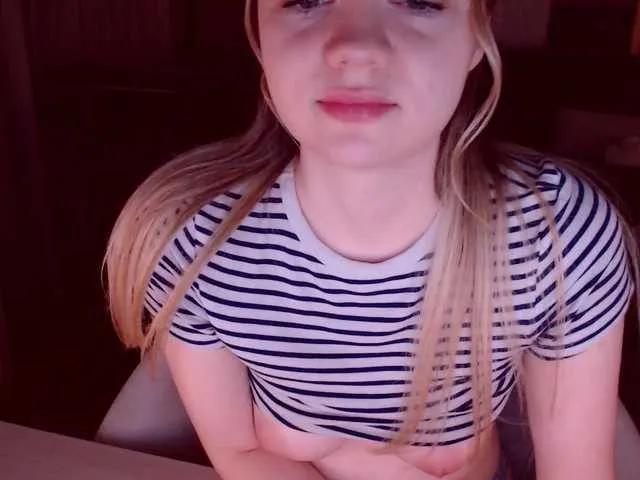 Camille18 on BongaCams