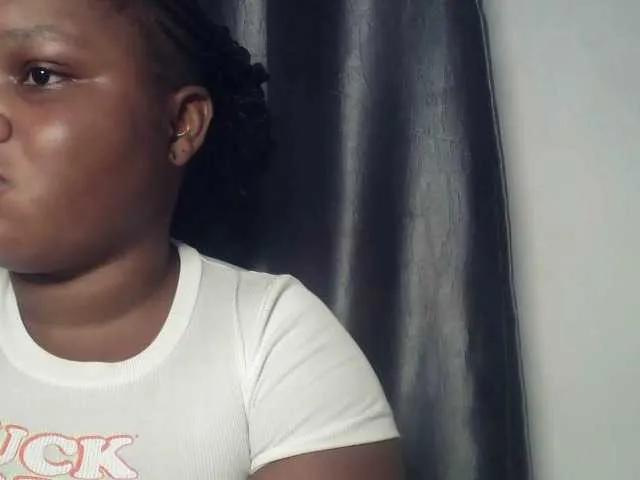 Creamyposh on BongaCams