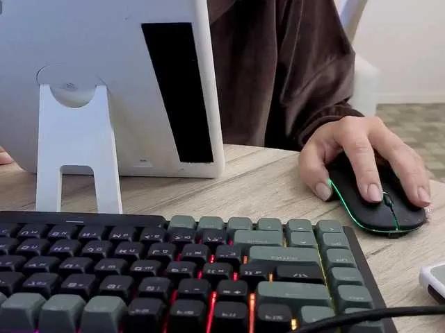 Danielea on BongaCams