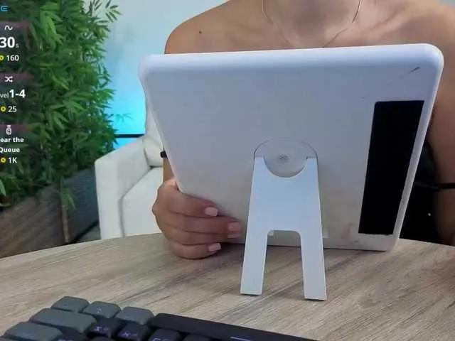 Danielea on BongaCams