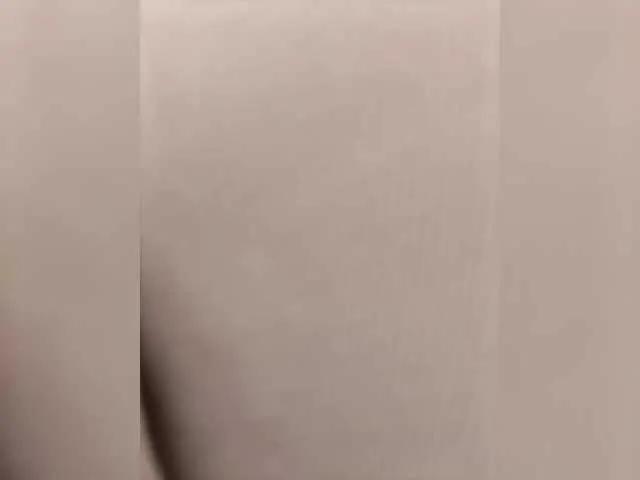 BongaCams ElizHarper is Freechat ElizHarper — I love rude and naughty guys who like to watch me touch myself and make me ask for more. Don't limit yourself honey, you'll turn my pussy on.