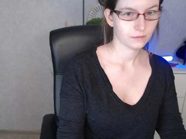 EmmaHeart on BongaCams