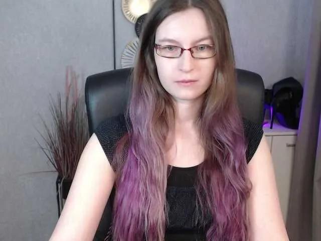 EmmaHeart on BongaCams