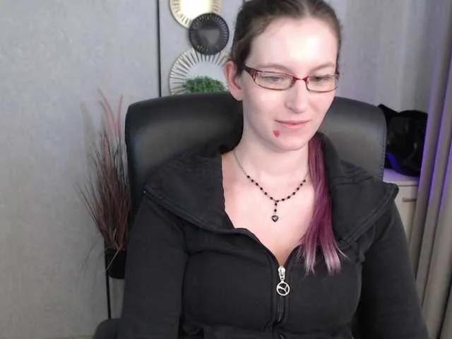 EmmaHeart on BongaCams