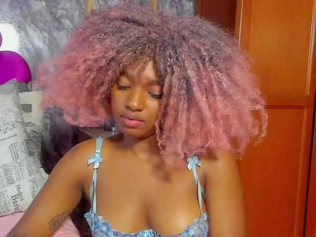 EMMAPARIS on BongaCams