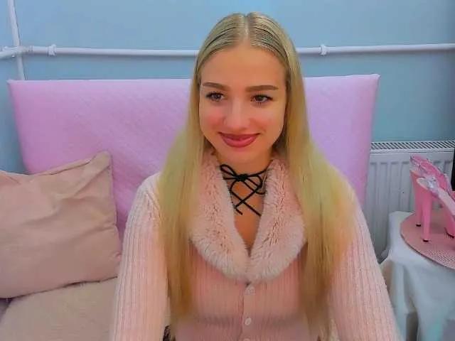 EvetteBody on BongaCams