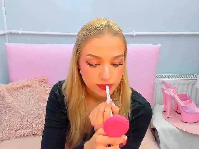 EvetteBody on BongaCams