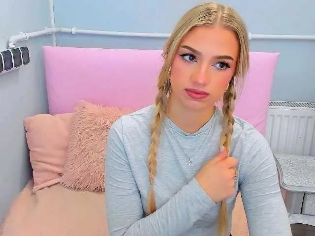 EvetteBody on BongaCams