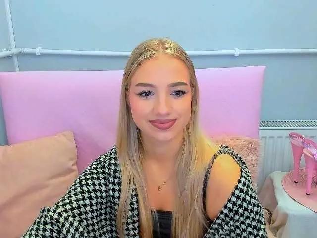 EvetteBody on BongaCams