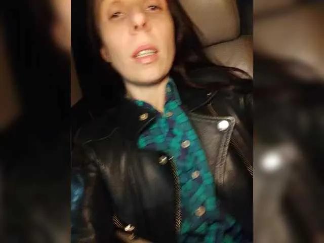 GentleSweet — I love funny people with whom I can laugh heartily)