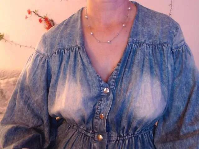 goodSnowQueen on BongaCams 