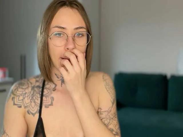 IRAONIC on BongaCams