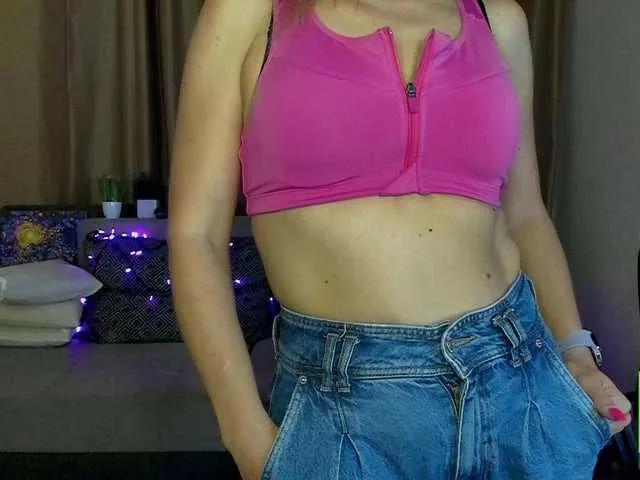 Jullyblondkiss on BongaCams 