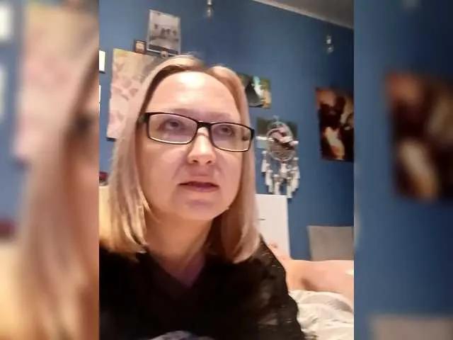 Krasotkaa — We get excited by the process --- we love light flirtation, play, and the spark born between the lines . We are together, open only to glances. We do not share by halves; desire switches off. We aren't seeking someone, an atmosphere where everything...