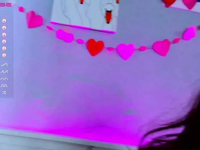 LinaStones on BongaCams