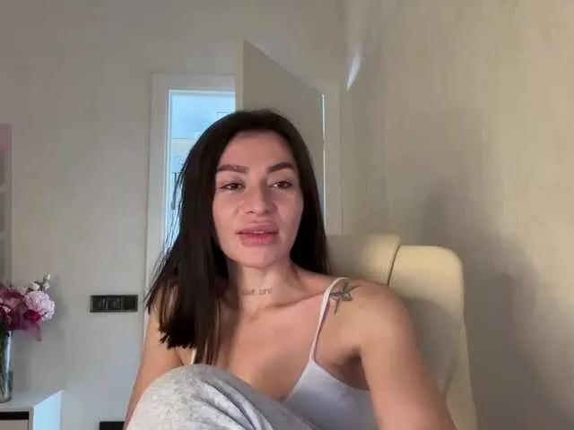 LunaDesire on BongaCams