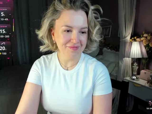 Nikki-Kai on BongaCams 