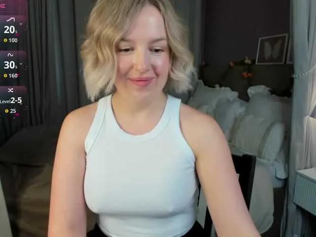 Nikki-Kai on BongaCams 