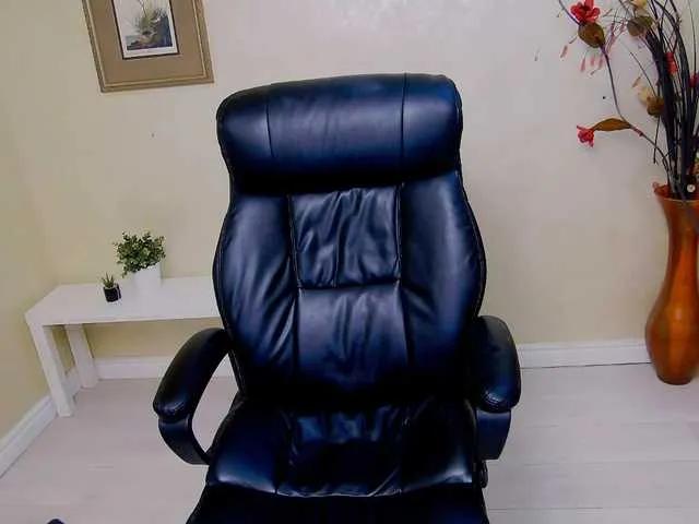 Pervertqueen on BongaCams