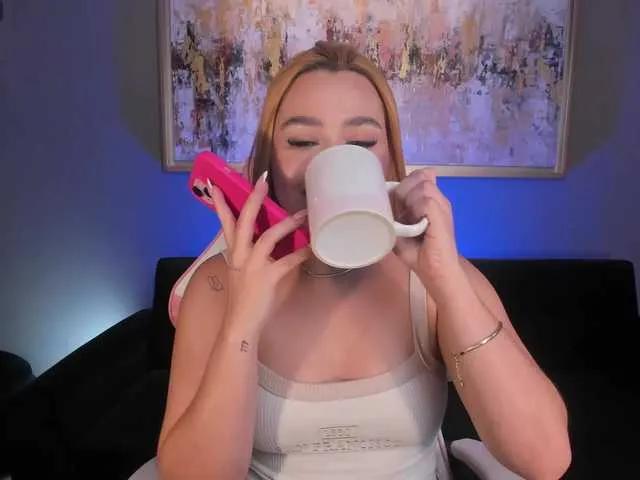 SamanthaKlein — I get horny with educated, kinky people who want to be naughty... I love that they treat me with love, but I love being your bad girl and awakening your darkest desires.