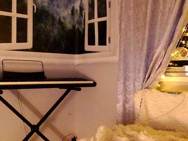 Serseia — Handsome, tall and generous men. Preferably in a larger size.