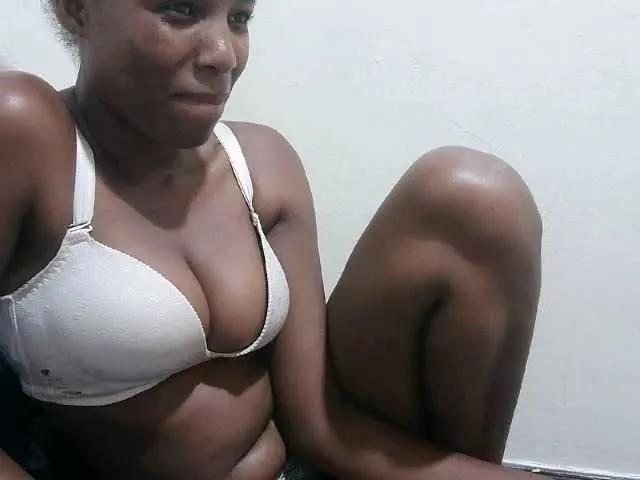 Tatswee on BongaCams 