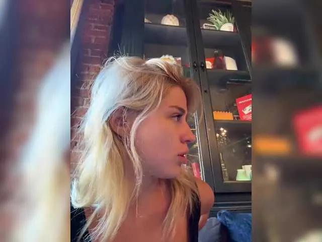 VibroMashulkaDashulka on BongaCams