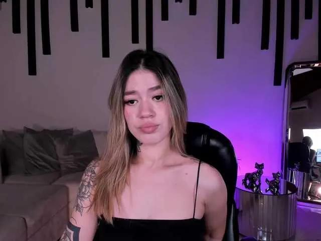 ViolettHansson on BongaCams