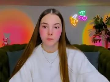 _cuddle_bug_ — Hello! My name is Erica! Welcome to my room ! Goal : Show my outfit :3 #new #shy #bigass #bigboobs #cute [229 tokens remaining]