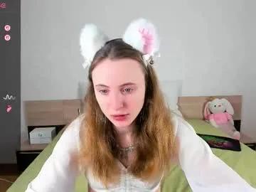 adelina_cowell on Chaturbate