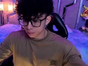 akazaboy on Chaturbate 