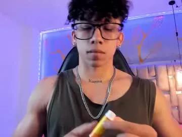 akazaboy on Chaturbate 