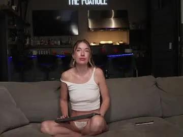 blondefoxsilverfox on Chaturbate