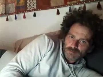 elyjahoye on Chaturbate