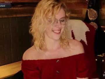 evilvillainess on Chaturbate