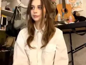 evva_avve_ — goal: sensually massage my boobs [40 tokens remaining]