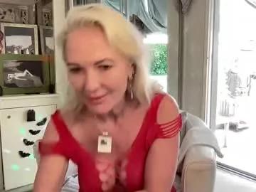 gl1tter_barbie on Chaturbate